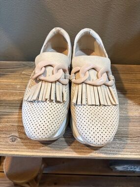 crown & ivy Beige Fringe Loafers with Pink Chain Accent